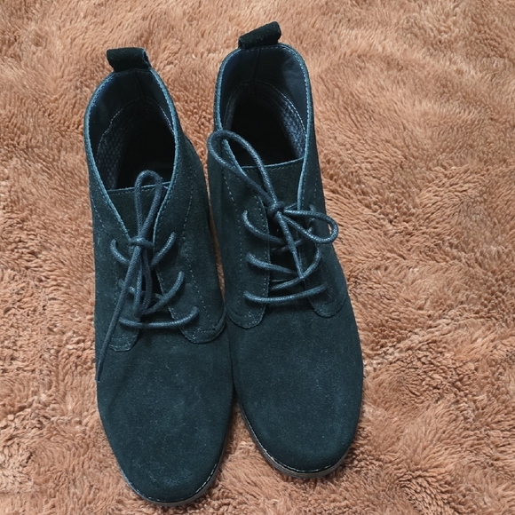 Stylish Dark Blue Suede Ankle Boots - Picture 1 of 1